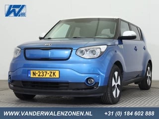 Kia e-Soul EV ExecutiveLine TwoTone 27 kWh 111pk <Actieradius=212km> CLIMA NAVI LMV ZWART.STOF STOELVERWARMING D.GLAS PDC+CAMERA