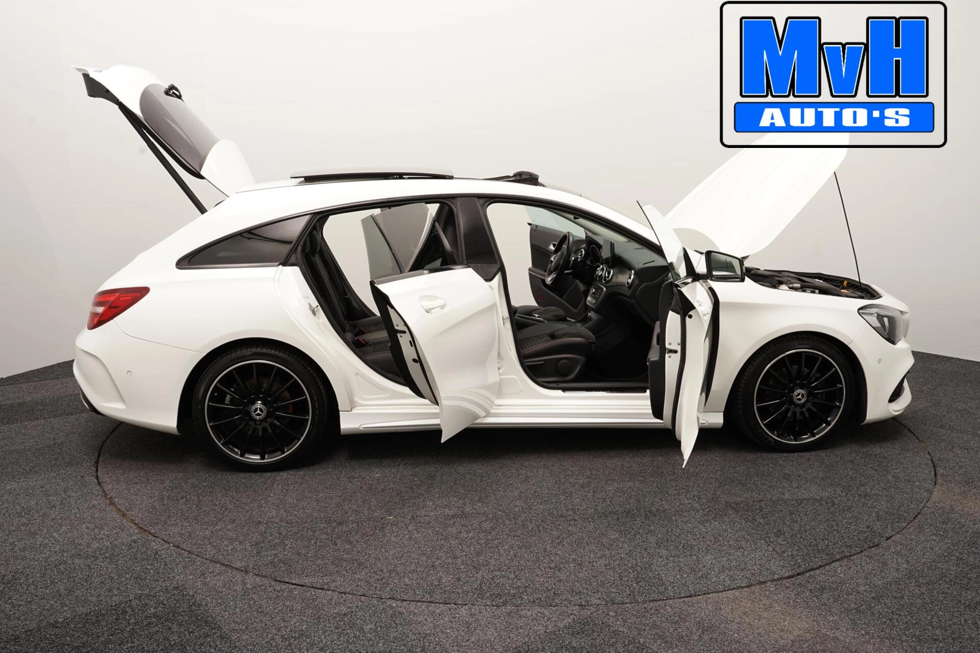 Hoofdafbeelding Mercedes-Benz CLA