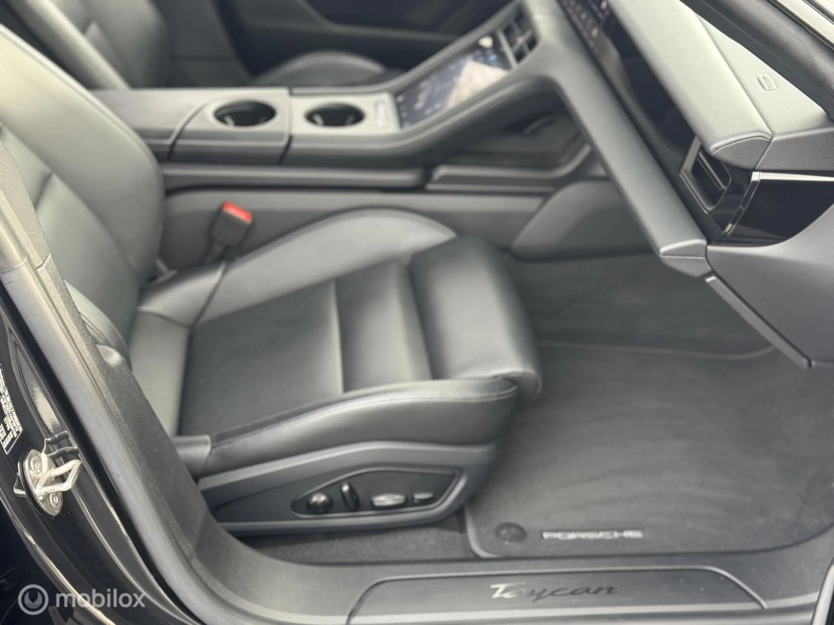 Hoofdafbeelding Porsche Taycan