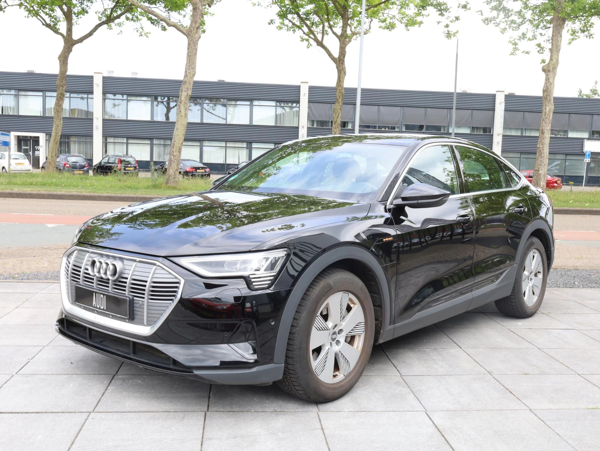 Hoofdafbeelding Audi e-tron