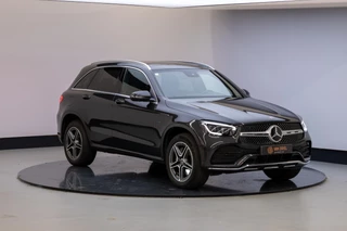 Hoofdafbeelding Mercedes-Benz GLC Mercedes-Benz GLC-klasse 300e 4MATIC Business Solution AMG | Panoramadak |