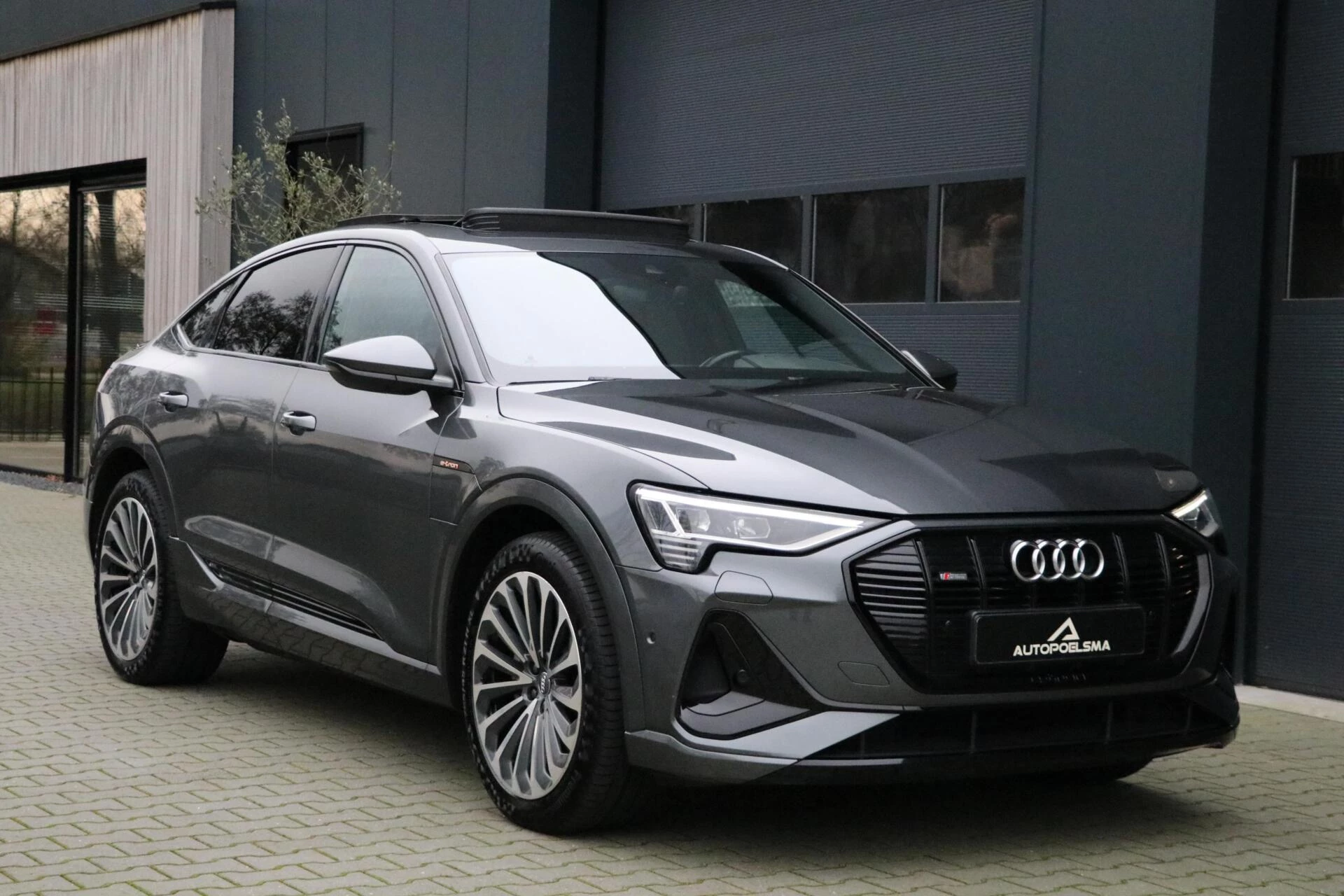 Hoofdafbeelding Audi e-tron