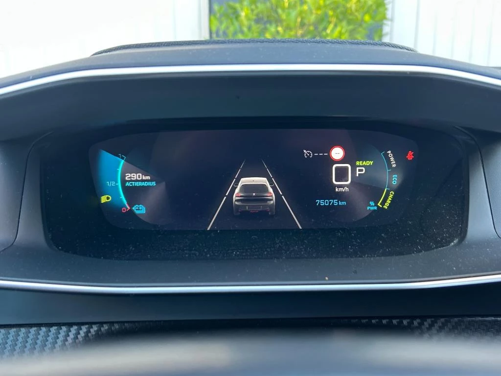 Hoofdafbeelding Peugeot e-208