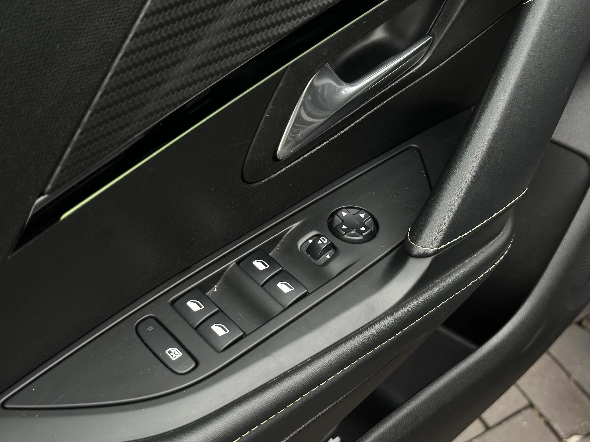 Hoofdafbeelding Peugeot e-208