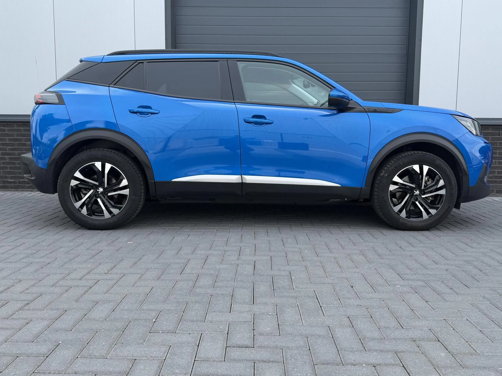 Hoofdafbeelding Peugeot e-2008