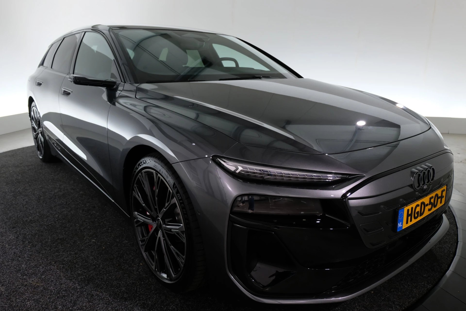 Hoofdafbeelding Audi A6 Avant e-tron