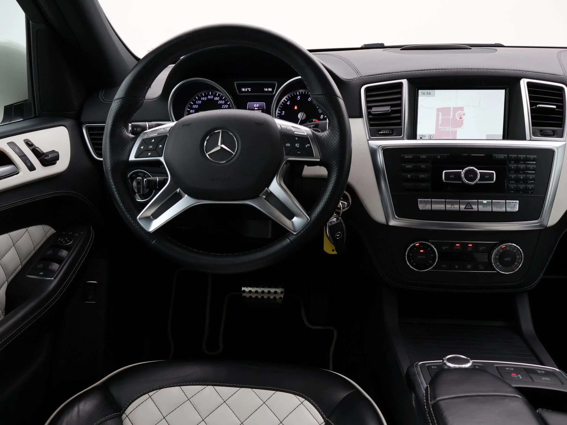 Hoofdafbeelding Mercedes-Benz M-Klasse