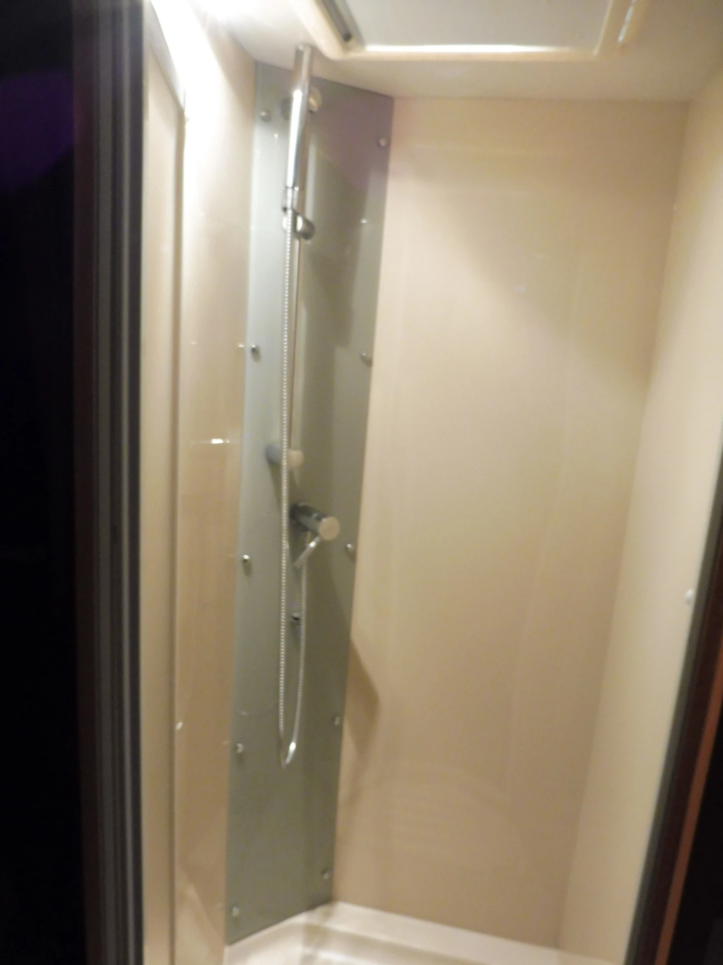 Hoofdafbeelding Challenger Mageo