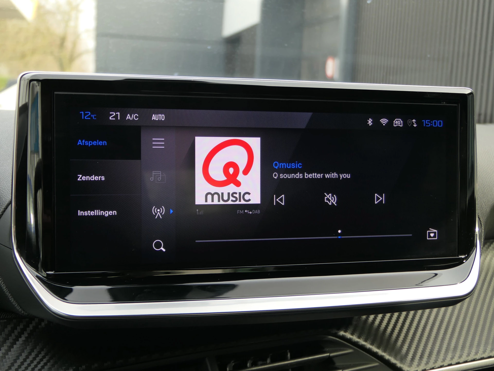 Hoofdafbeelding Peugeot e-2008