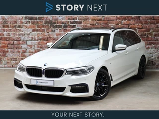 BMW 5 Serie Touring 530i xDrive High Executive M Sport Pakket Automaat / Panoramadak / Active Steering / Head-Up Display / Driving Assistant Plus / Achteruitrijcamera / Elektrisch Verstelbare Voorstoelen / Stuurverwarming / DAB / Hifi / 19 Inch