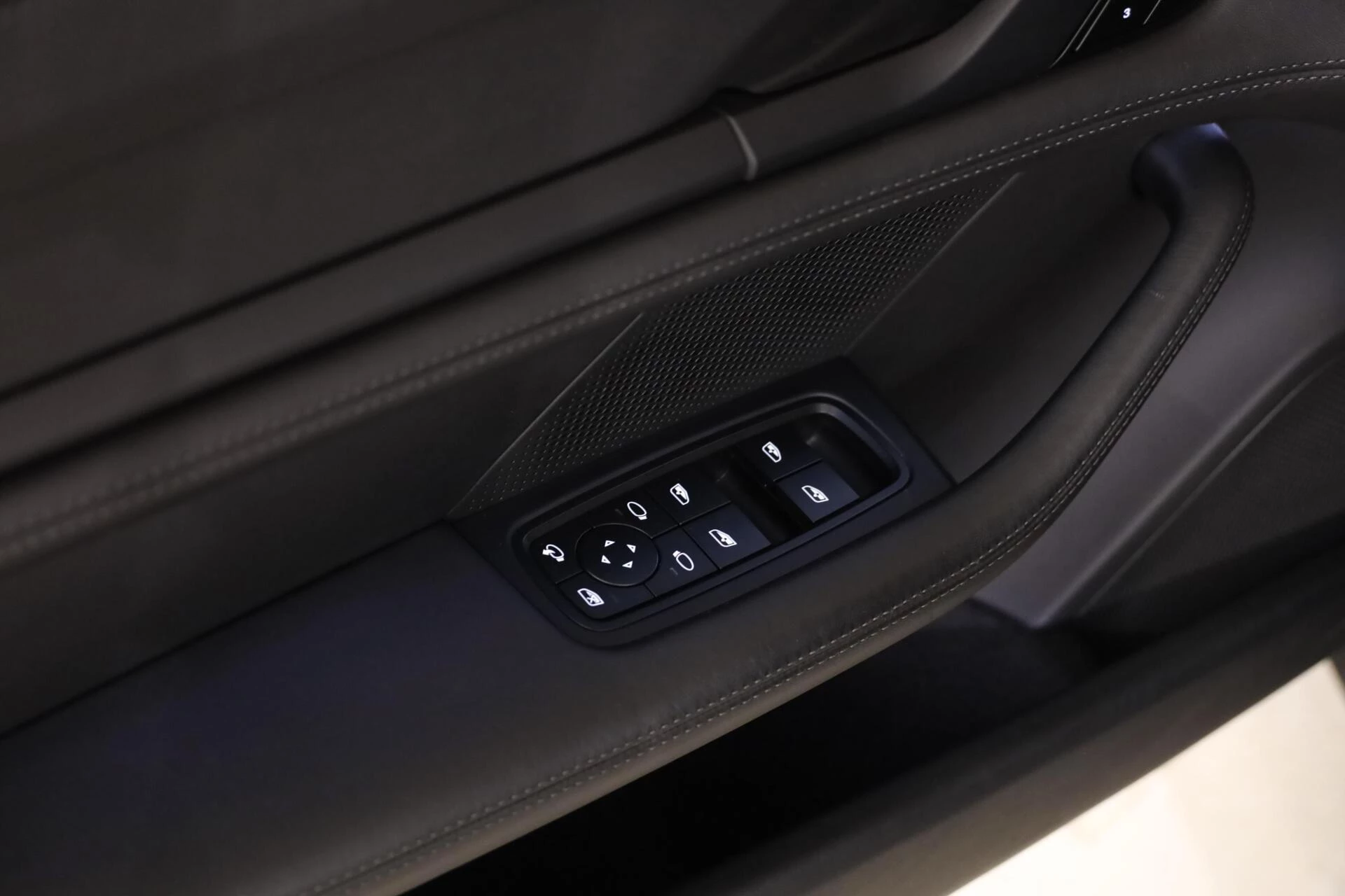 Hoofdafbeelding Porsche Taycan