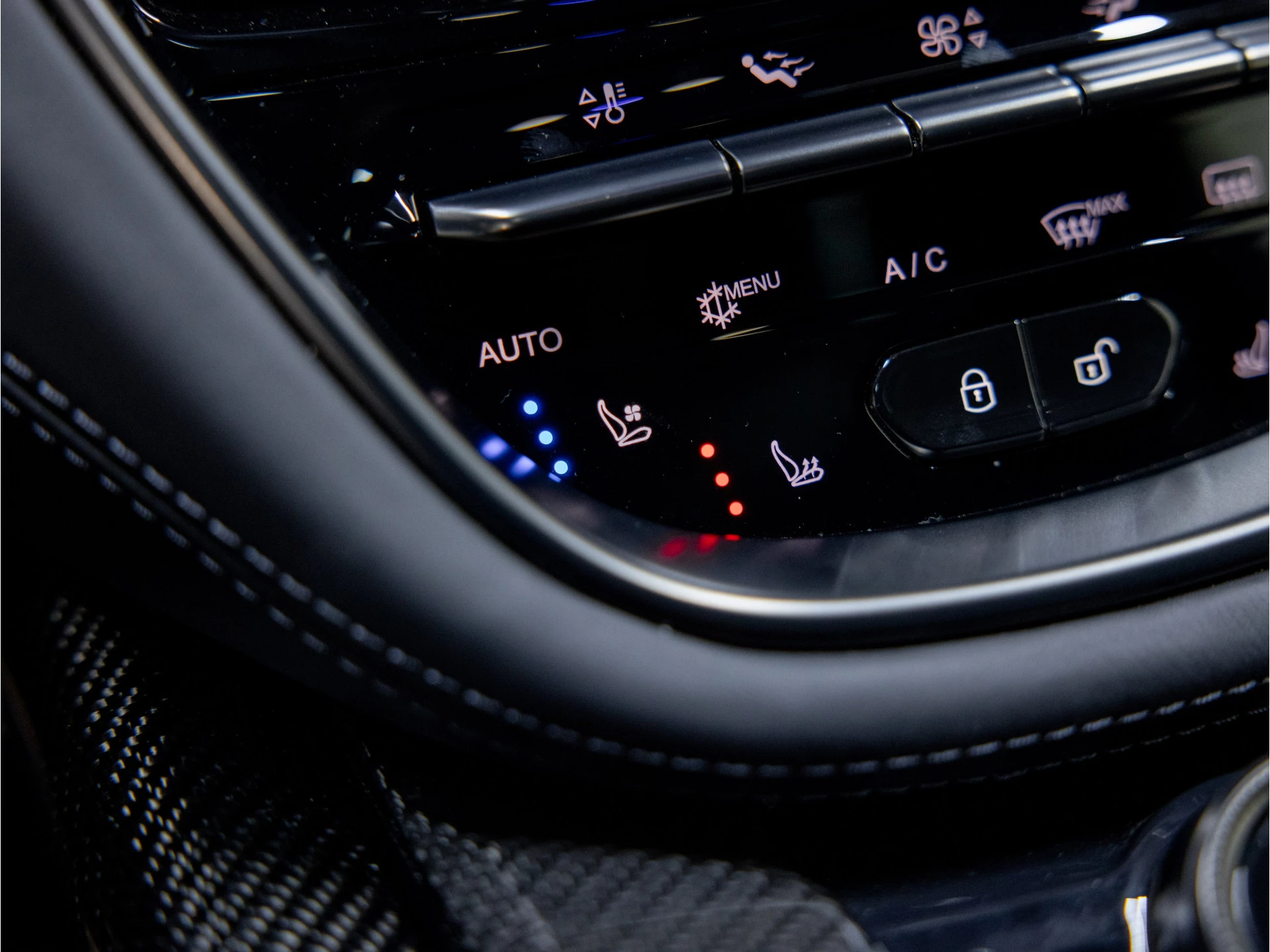 Hoofdafbeelding Aston Martin DBX