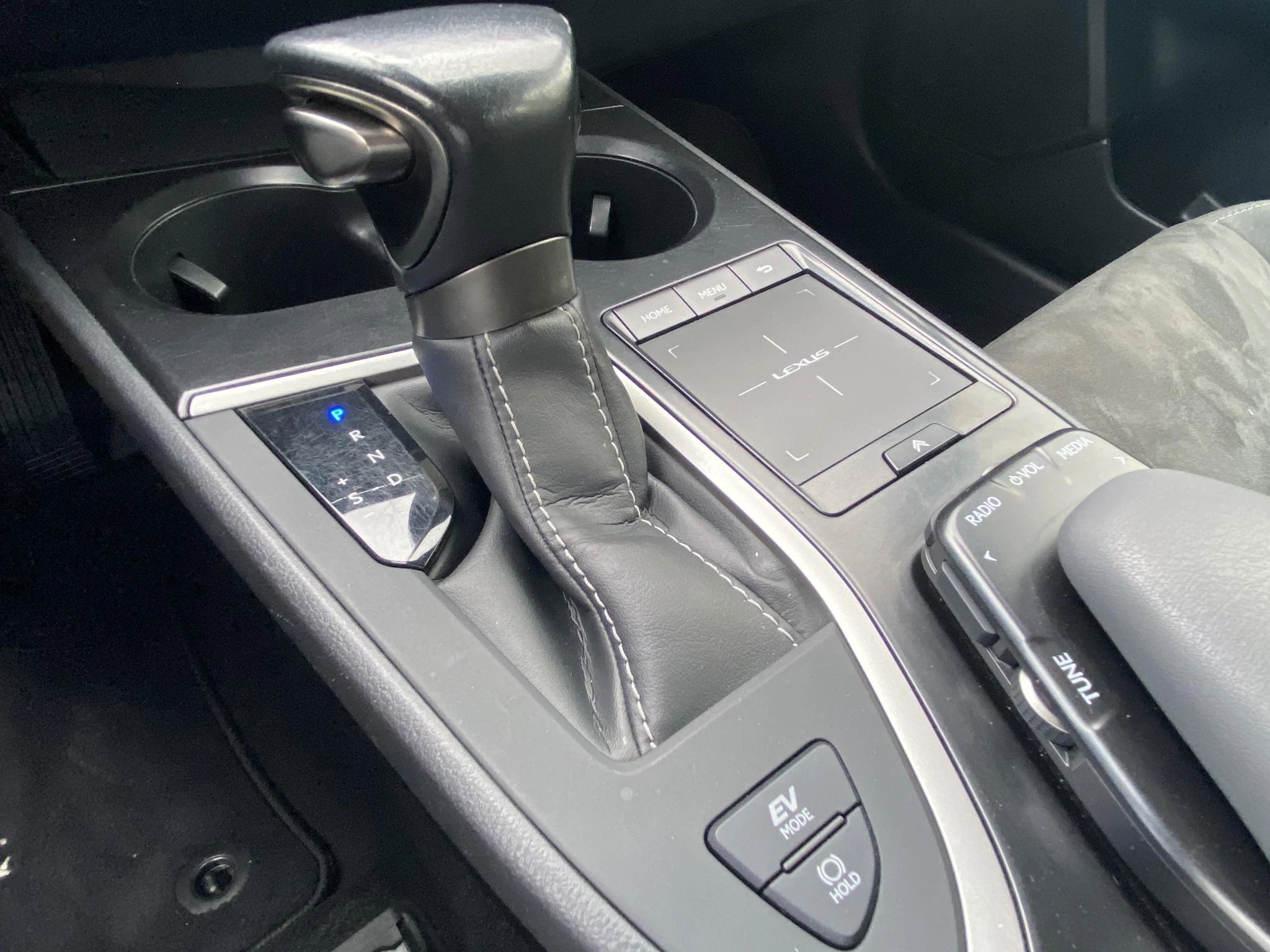 Hoofdafbeelding Lexus UX