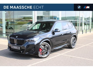 Hoofdafbeelding BMW X1 BMW X1 sDrive20i M Sport Automaat / Trekhaak / Panoramadak / Sportstoelen  / Comfort Access / Harman-Kardon / M Adaptief onderstel