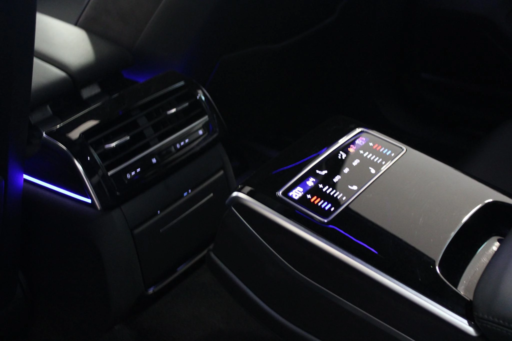 Hoofdafbeelding Audi A8