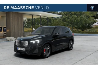 BMW iX1 eDrive20 High Executive M Sport / Panoramadak / Trekhaak / M Adaptief onderstel / Sportstoelen / Head-Up / Adaptieve LED / Parking Assistant Plus / Stuurverwarming