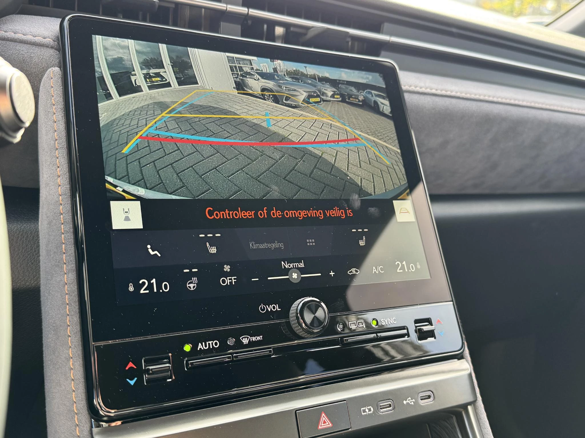Hoofdafbeelding Lexus LBX