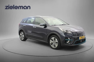 Hoofdafbeelding Kia e-Niro Kia e-Niro DynamicLine 64 kWh - Carplay, Camera, Stoelverw. leer, SOH 100%