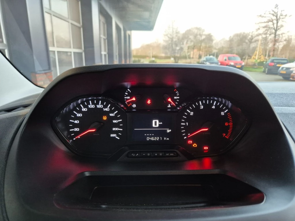 Hoofdafbeelding Peugeot Partner