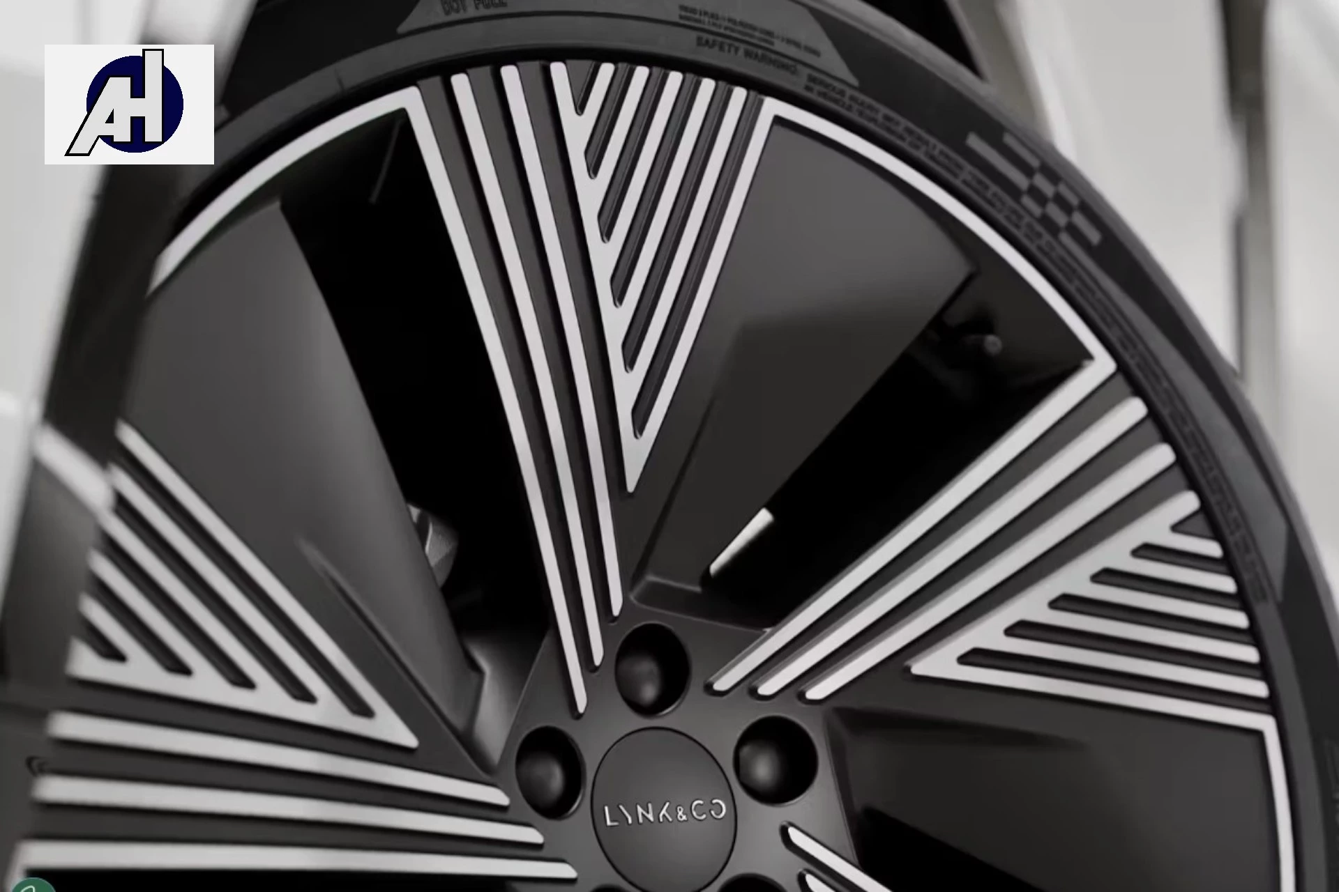 Hoofdafbeelding Lynk & Co 08