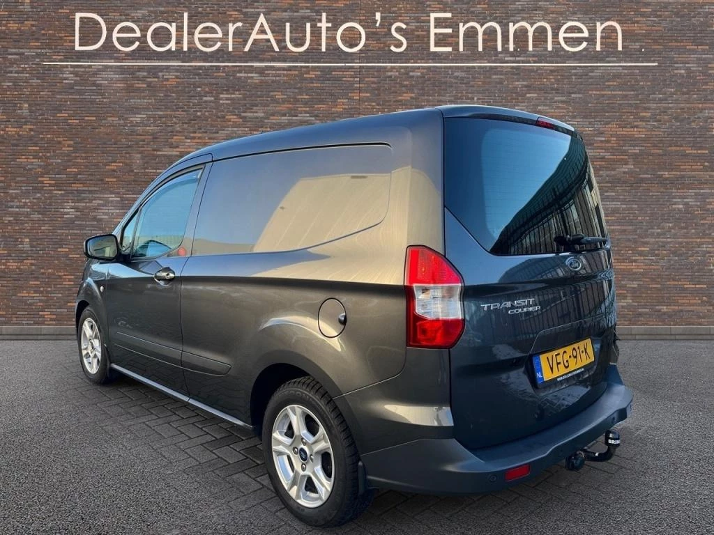 Hoofdafbeelding Ford Transit Courier