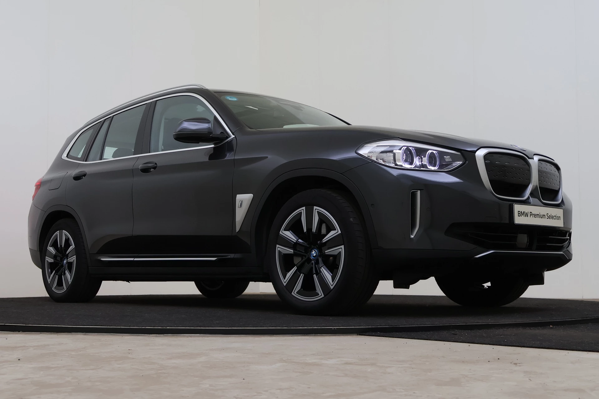 Hoofdafbeelding BMW iX3
