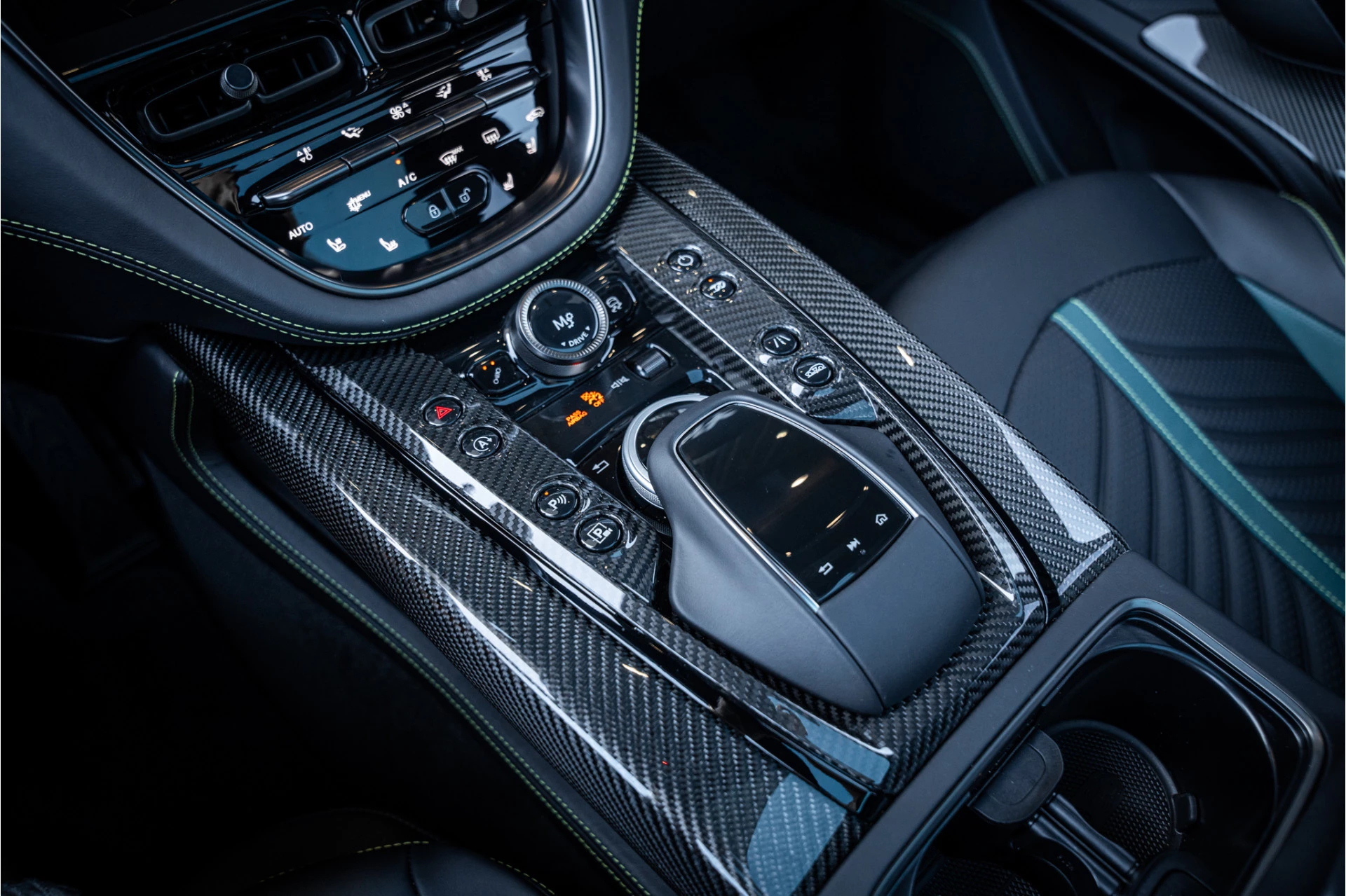 Hoofdafbeelding Aston Martin DBX
