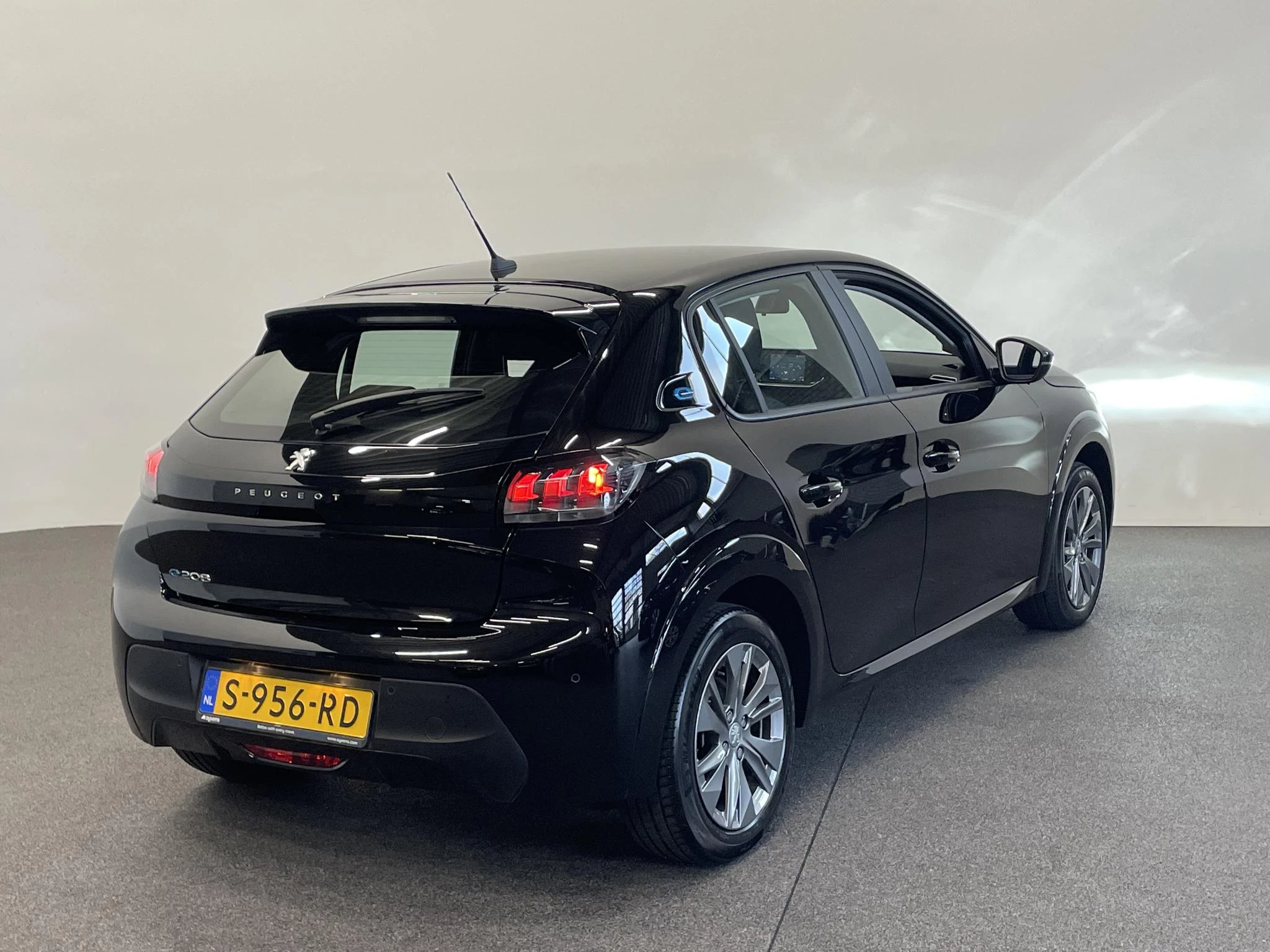 Hoofdafbeelding Peugeot e-208