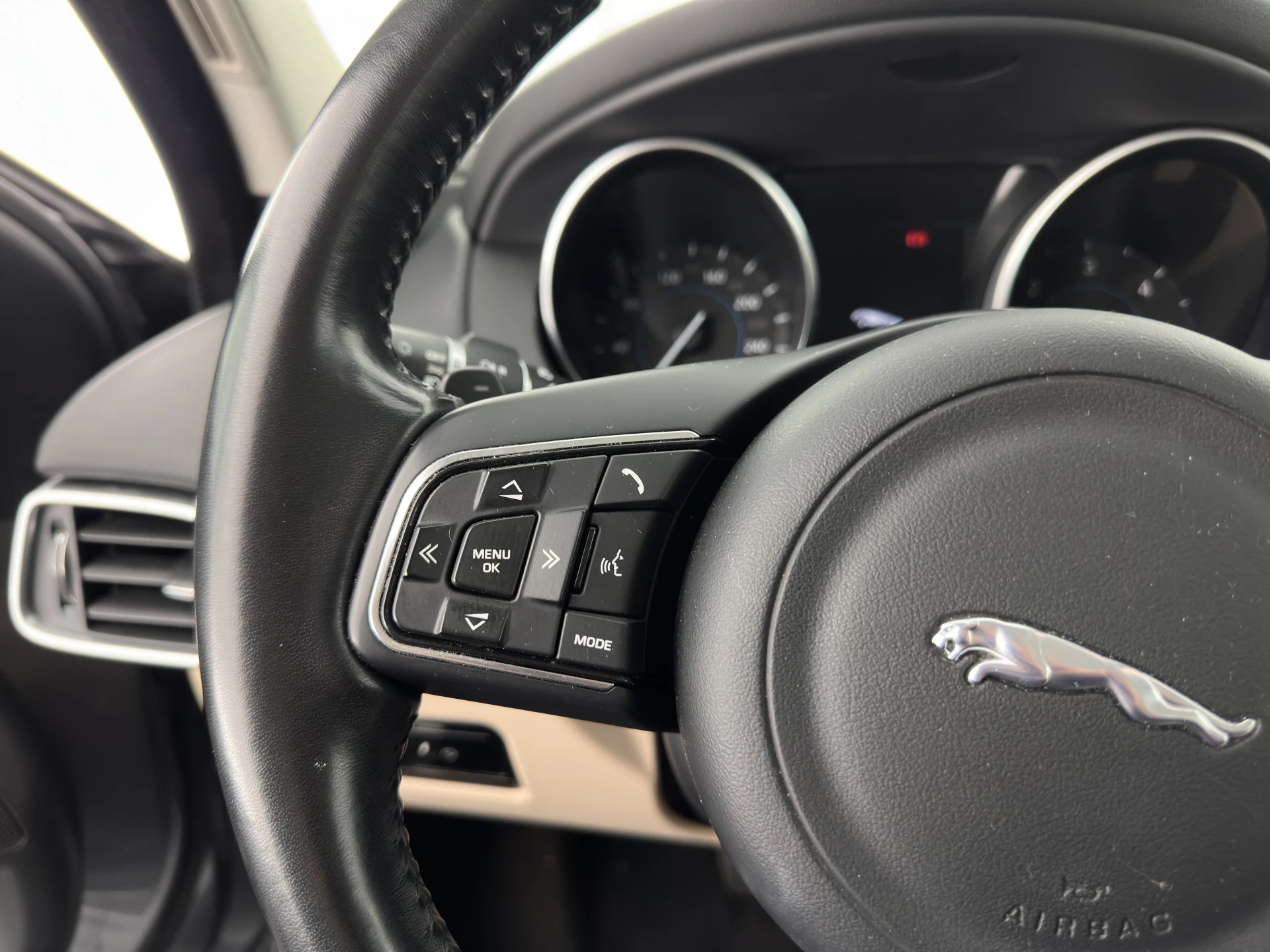 Hoofdafbeelding Jaguar XE