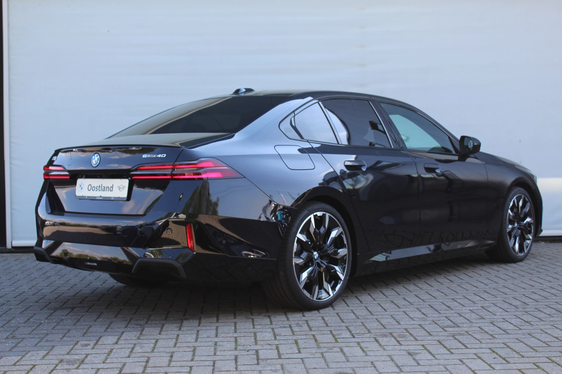 Hoofdafbeelding BMW i5