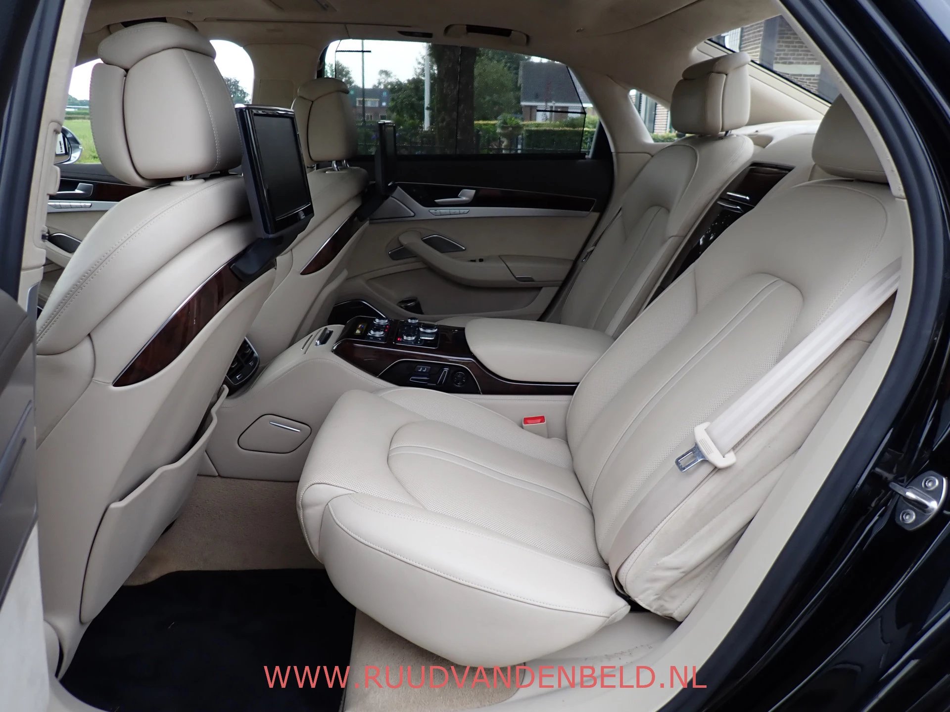 Hoofdafbeelding Audi A8