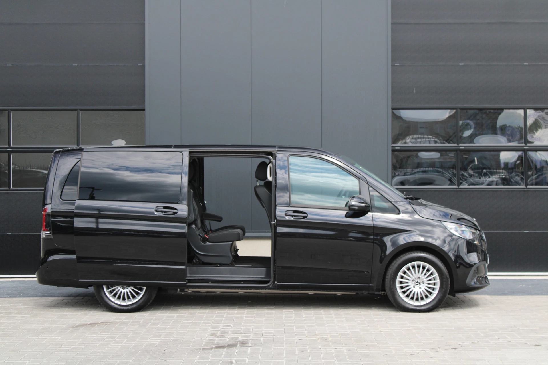 Hoofdafbeelding Mercedes-Benz EQV