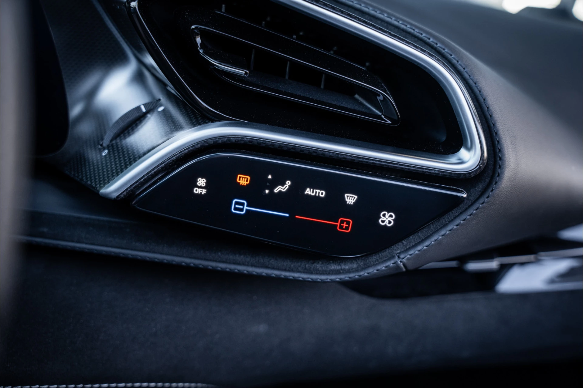 Hoofdafbeelding Ferrari 296