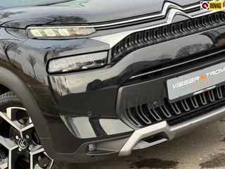 Hoofdafbeelding Citroën C3 Aircross Citroen C3 AIRCROSS 1.2 PureTech Shine 130pk Automaat - Noir Perla Nera - Panorama schuifdak/Carplay