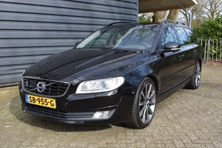 Hoofdafbeelding Volvo V70 Volvo V70 2.0 D4 INSCRIPTION EDITION!!!BJ 2016!!! 181 PK!!19 INCH!!LEER!!12894 EURO!!