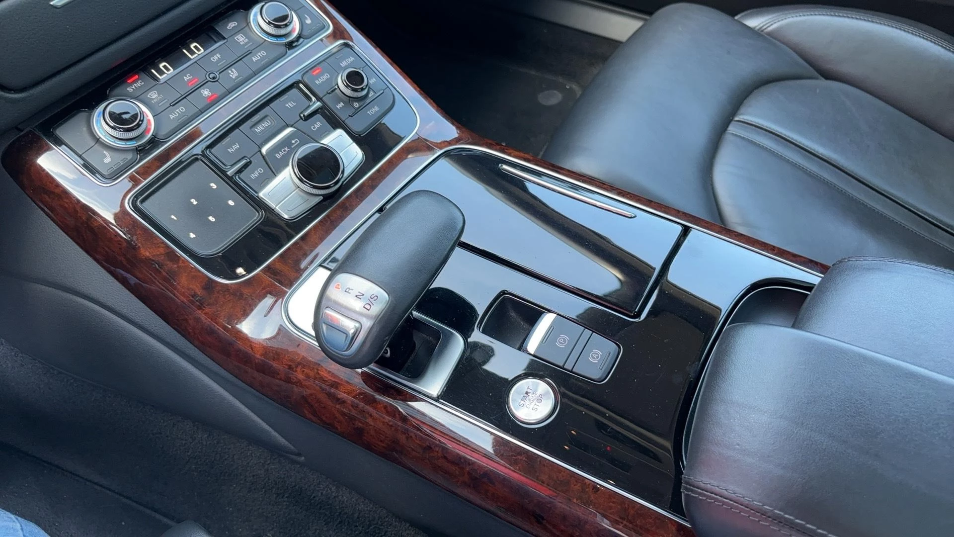 Hoofdafbeelding Audi A8