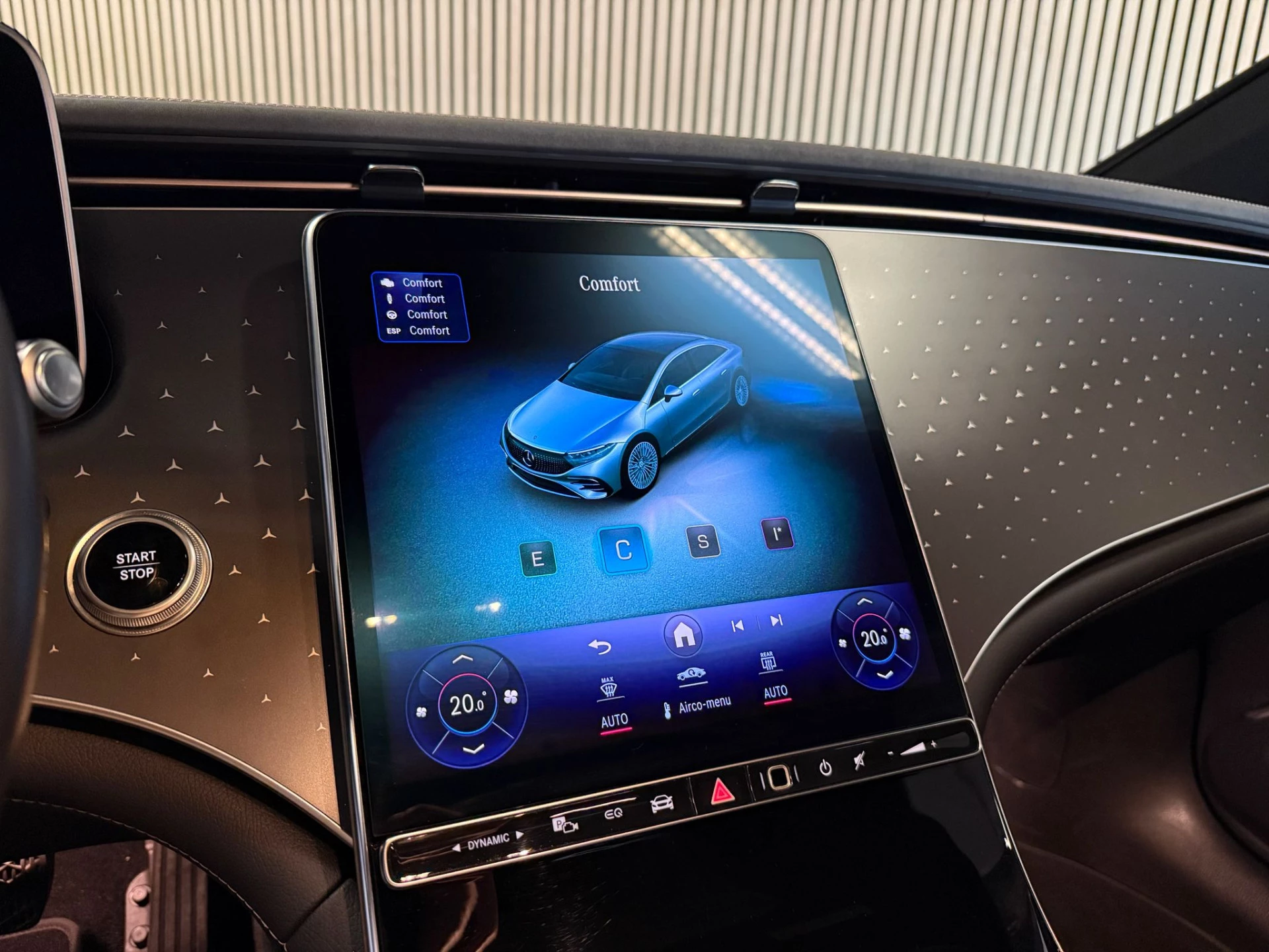 Hoofdafbeelding Mercedes-Benz EQS