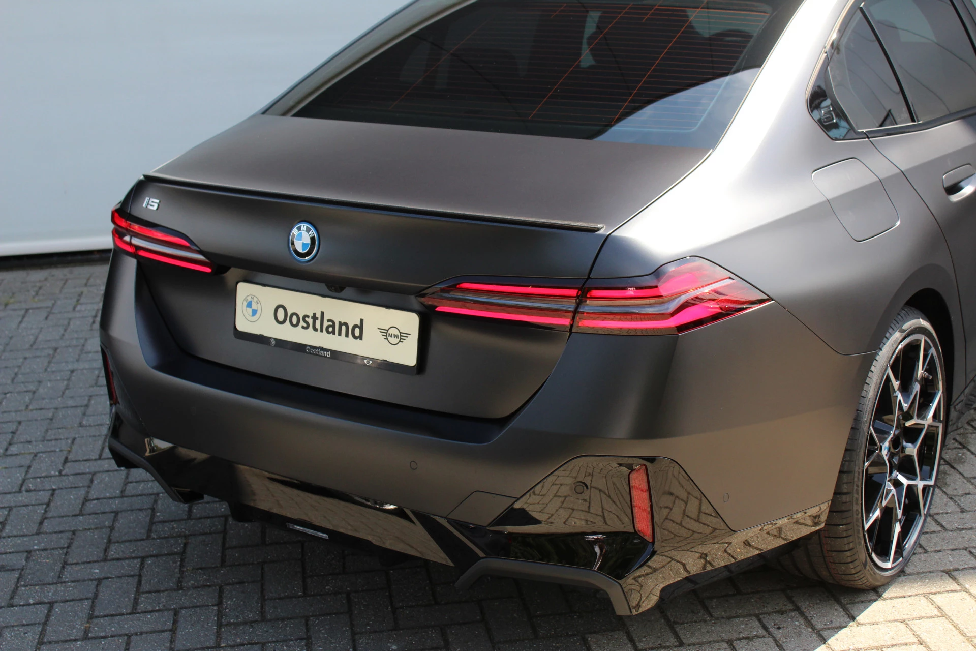 Hoofdafbeelding BMW i5