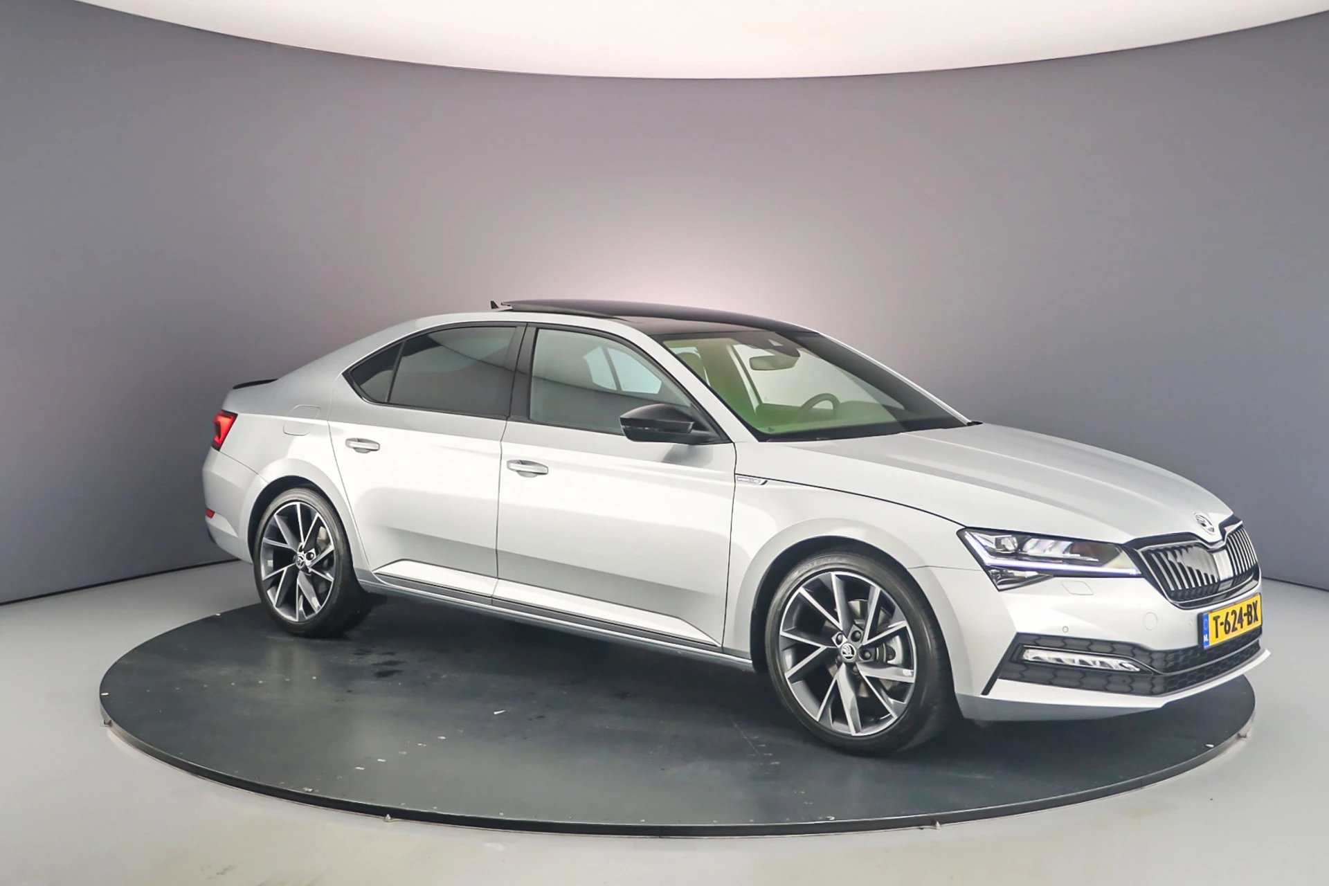 Hoofdafbeelding Škoda Superb