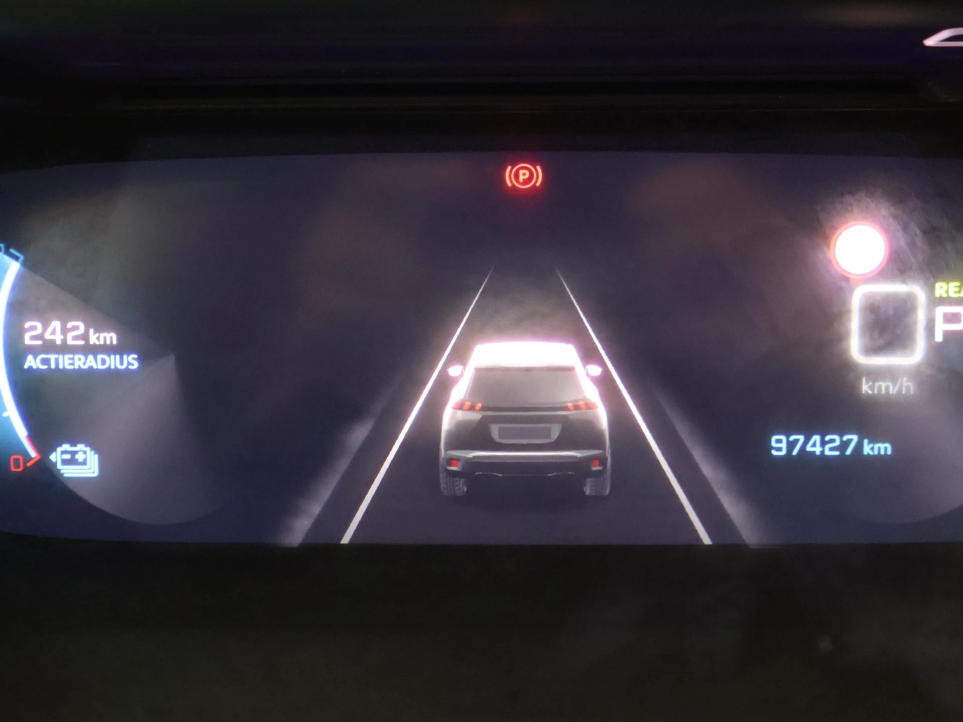 Hoofdafbeelding Peugeot e-2008