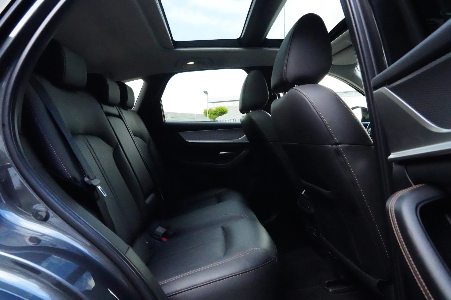 Hoofdafbeelding Mazda CX-60