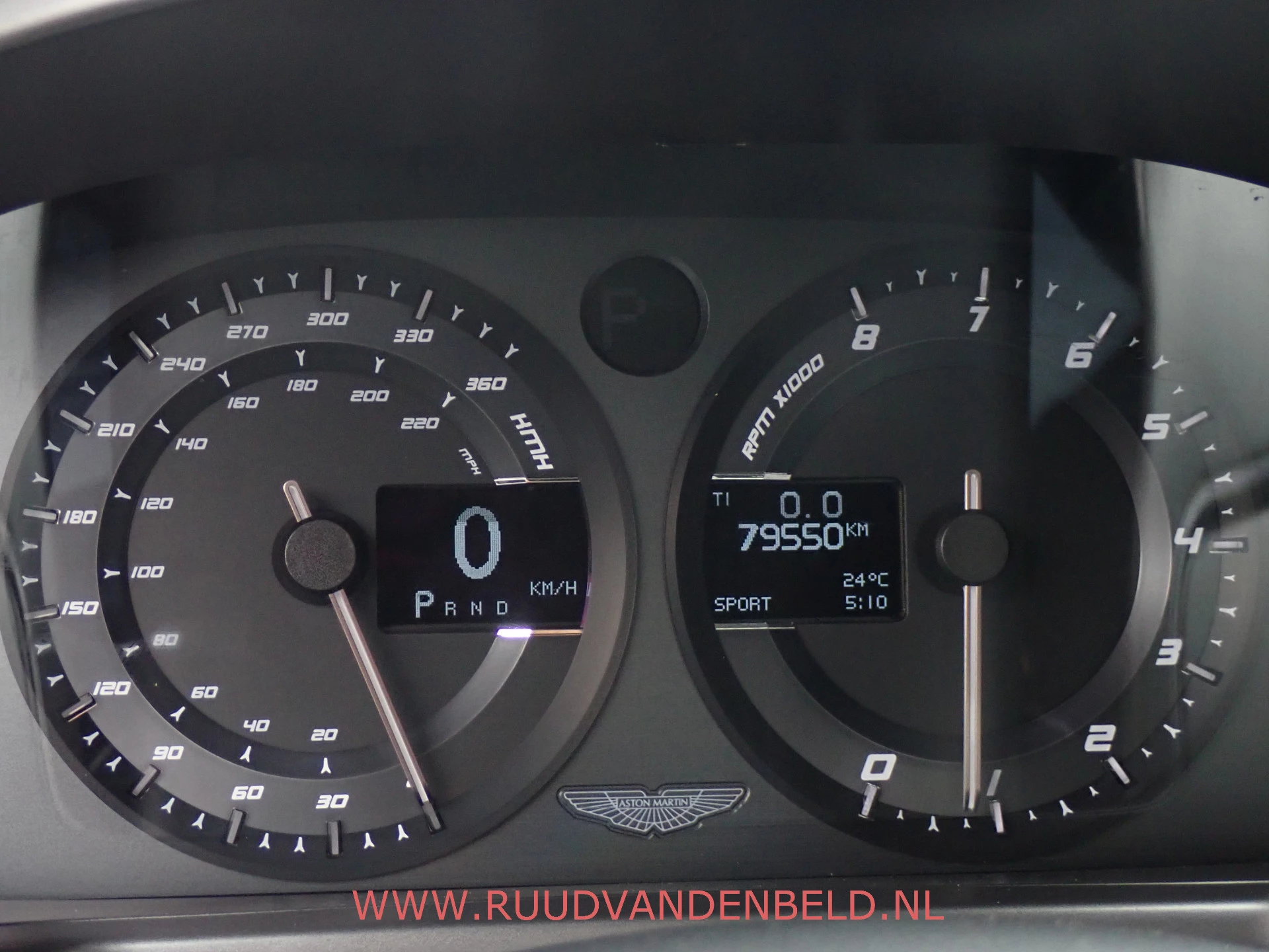 Hoofdafbeelding Aston Martin V12 Vanquish