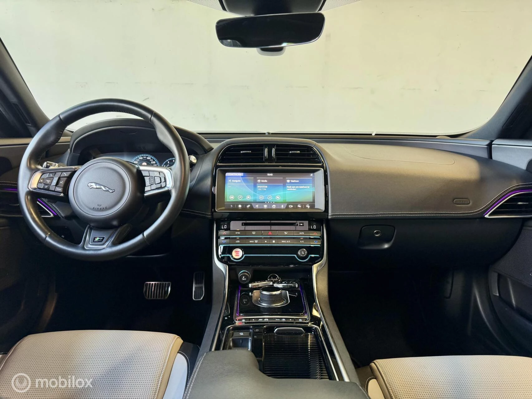 Hoofdafbeelding Jaguar XE