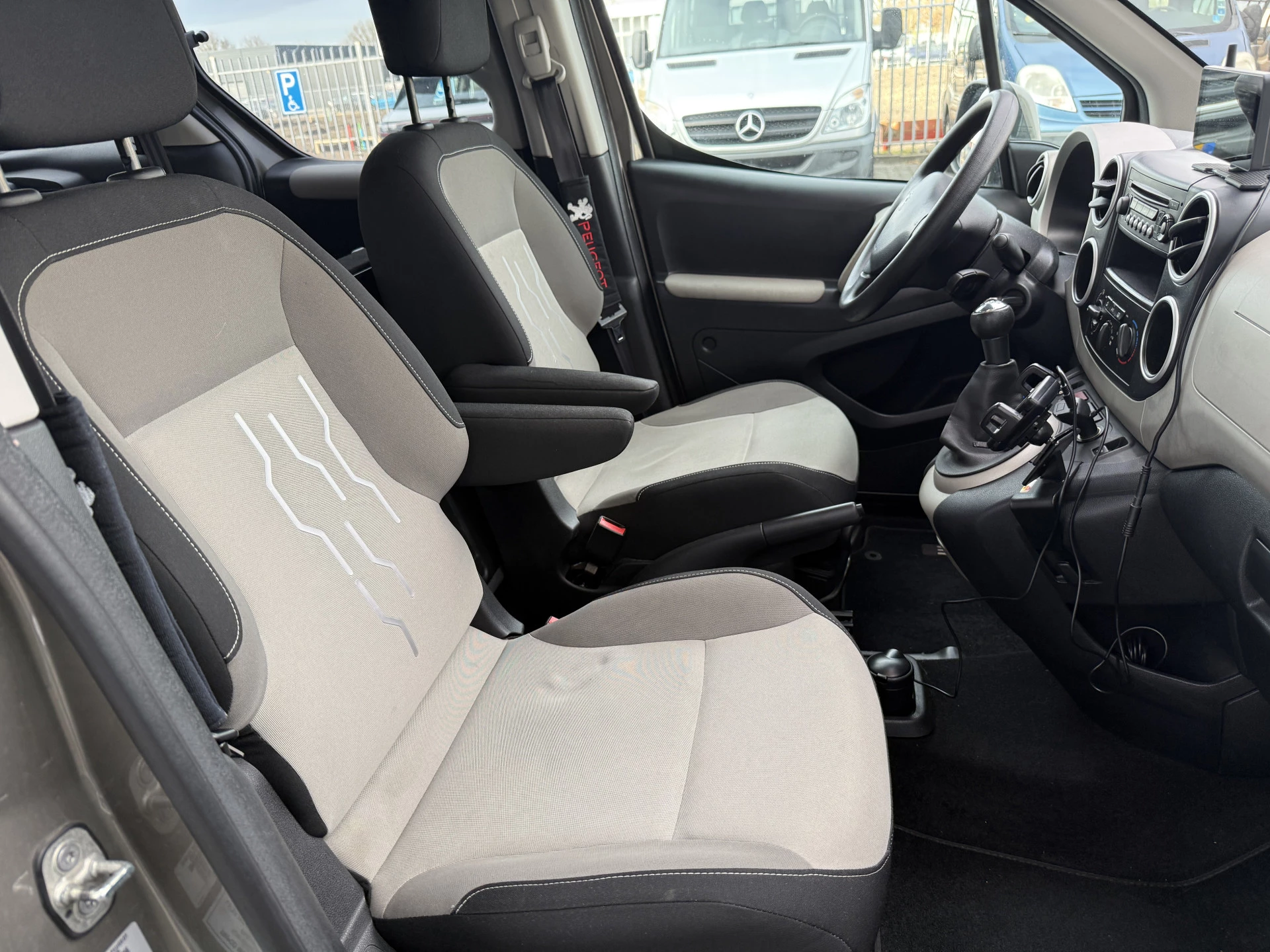 Hoofdafbeelding Peugeot Partner