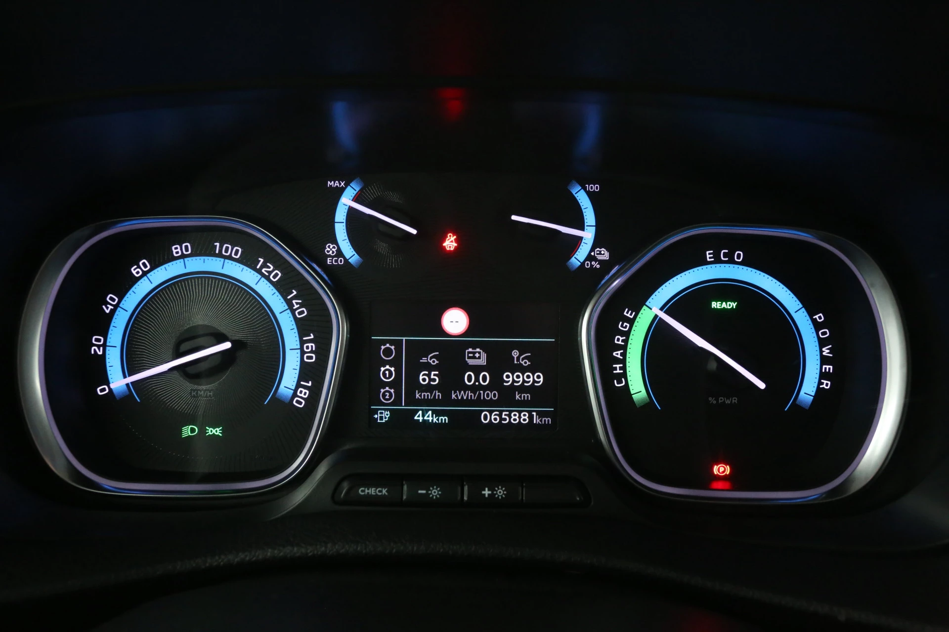 Hoofdafbeelding Peugeot e-Expert