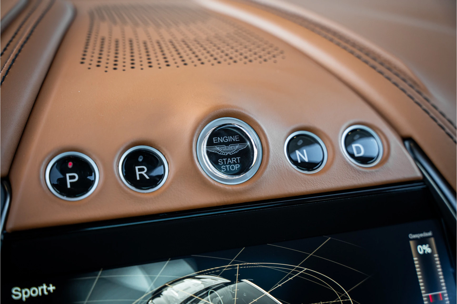 Hoofdafbeelding Aston Martin DBX