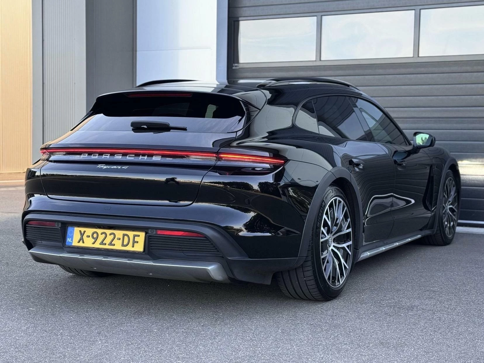 Hoofdafbeelding Porsche Taycan