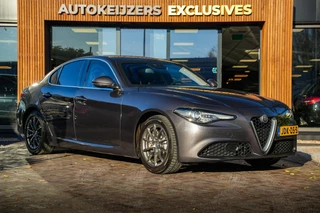 Hoofdafbeelding Alfa Romeo Giulia Alfa Romeo Giulia 2.0 T AWD Gepantserd 280 PK | Diplomatiek veiligheidsglas | Ex-regeringsauto Italië | Unieke historie