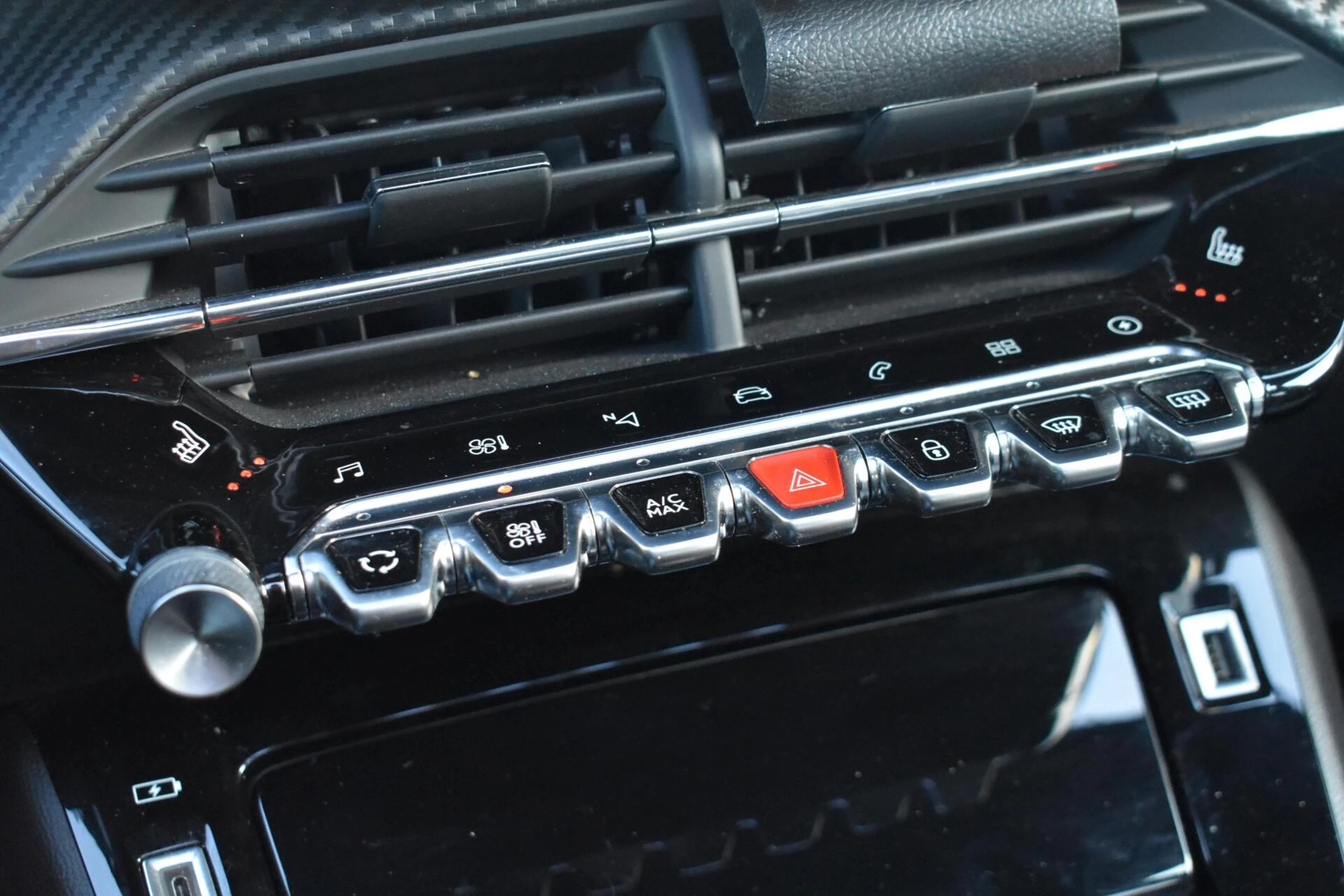 Hoofdafbeelding Peugeot e-2008