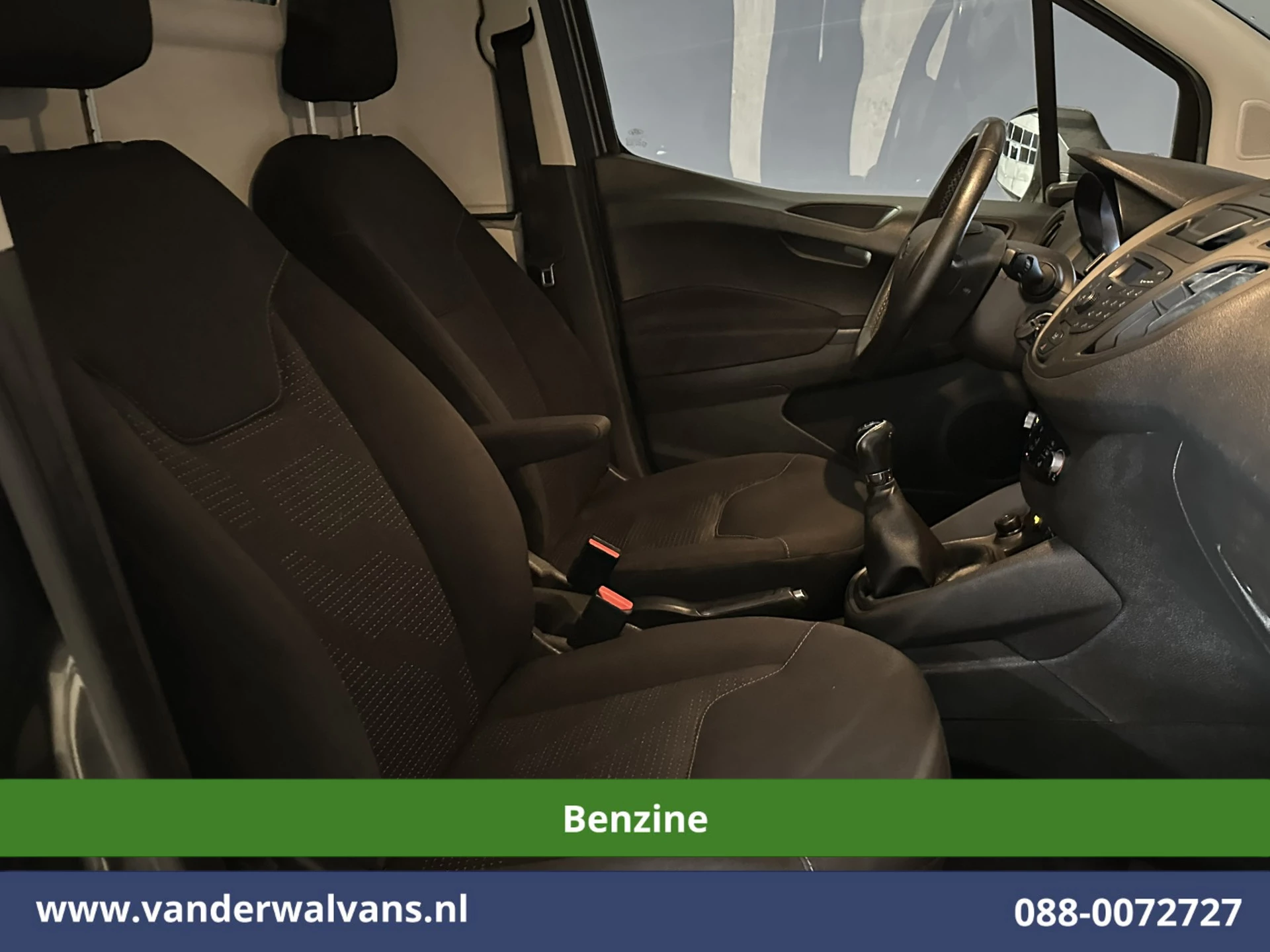 Hoofdafbeelding Ford Transit Courier